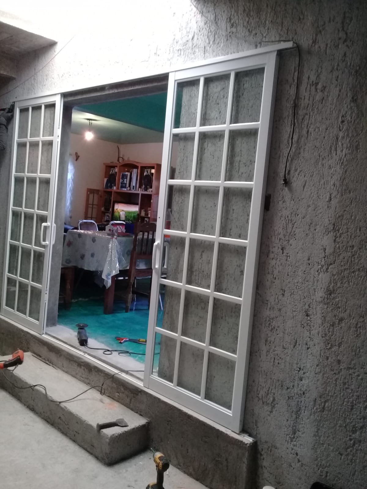 Fotografía adicional de Puertas de Aluminio y Cristal