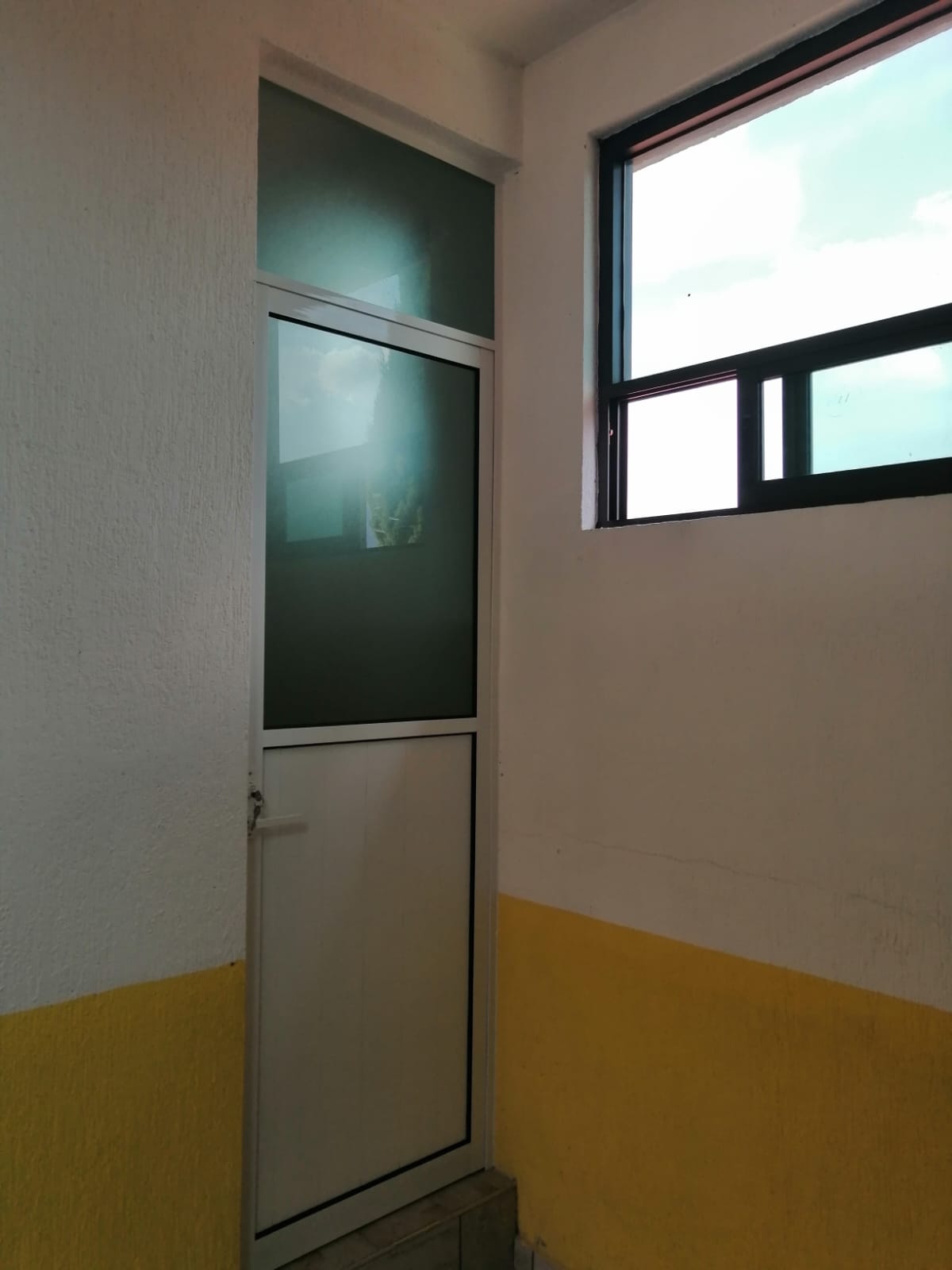 Fotografía adicional de Puertas de Aluminio y Cristal
