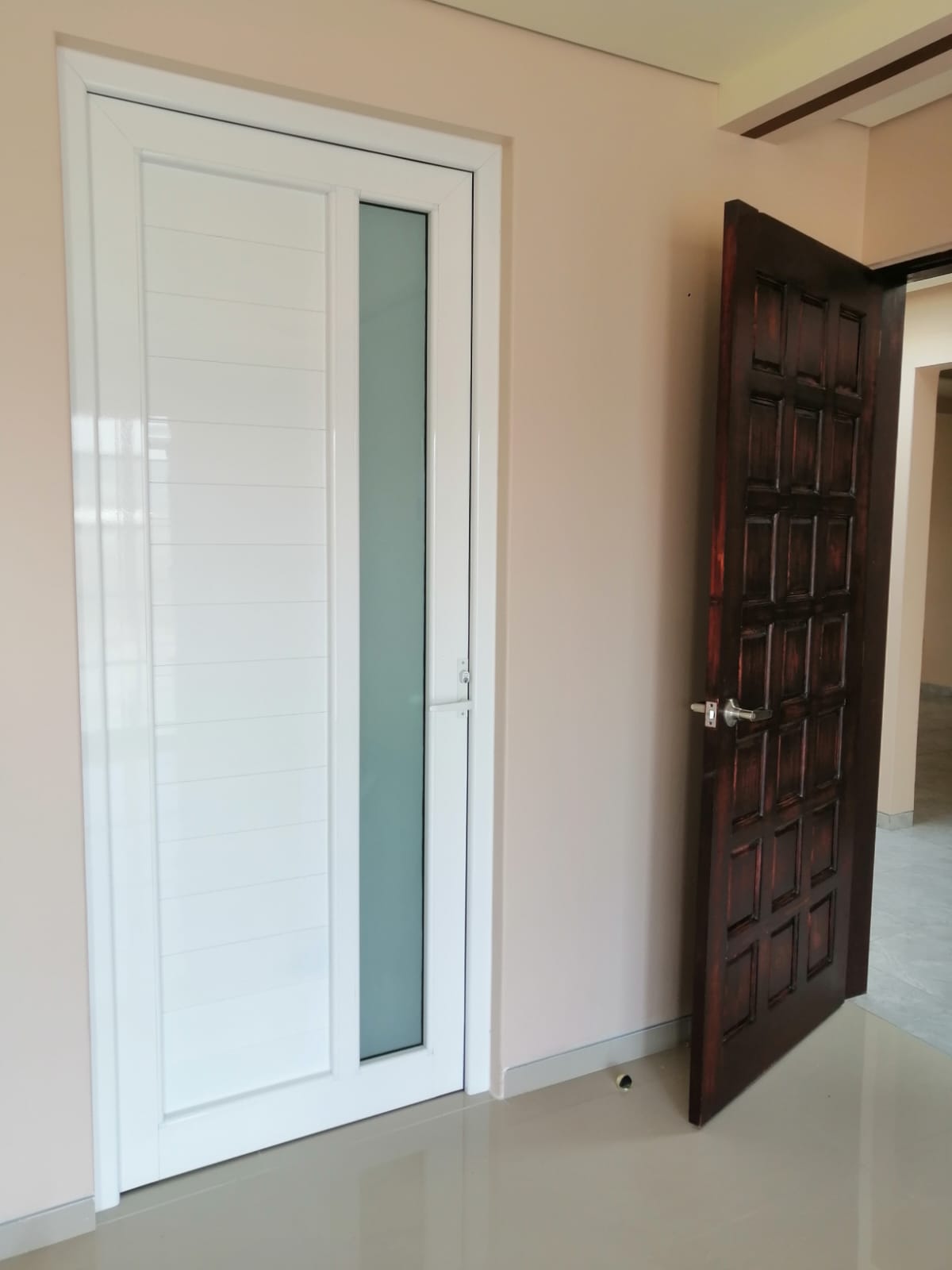 Fotografía adicional de Puertas de Aluminio y Cristal