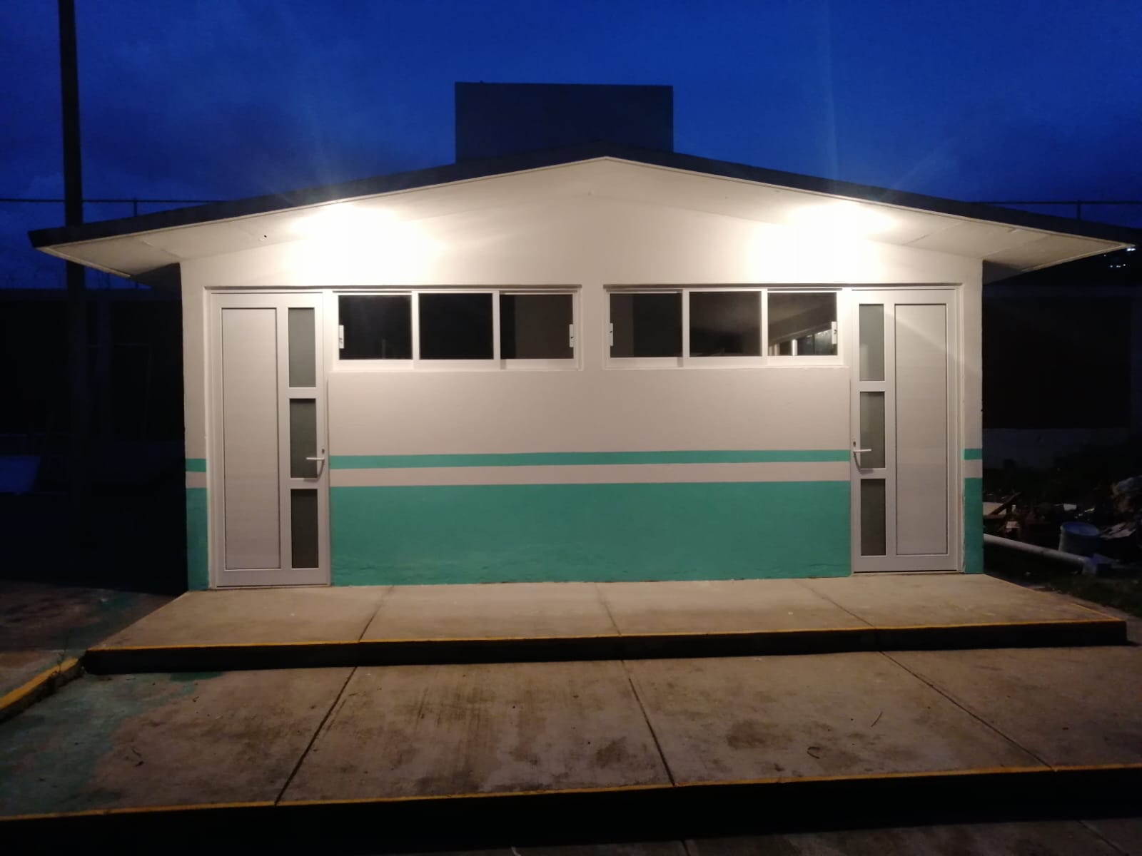 Fotografía adicional de Puertas de Aluminio y Cristal