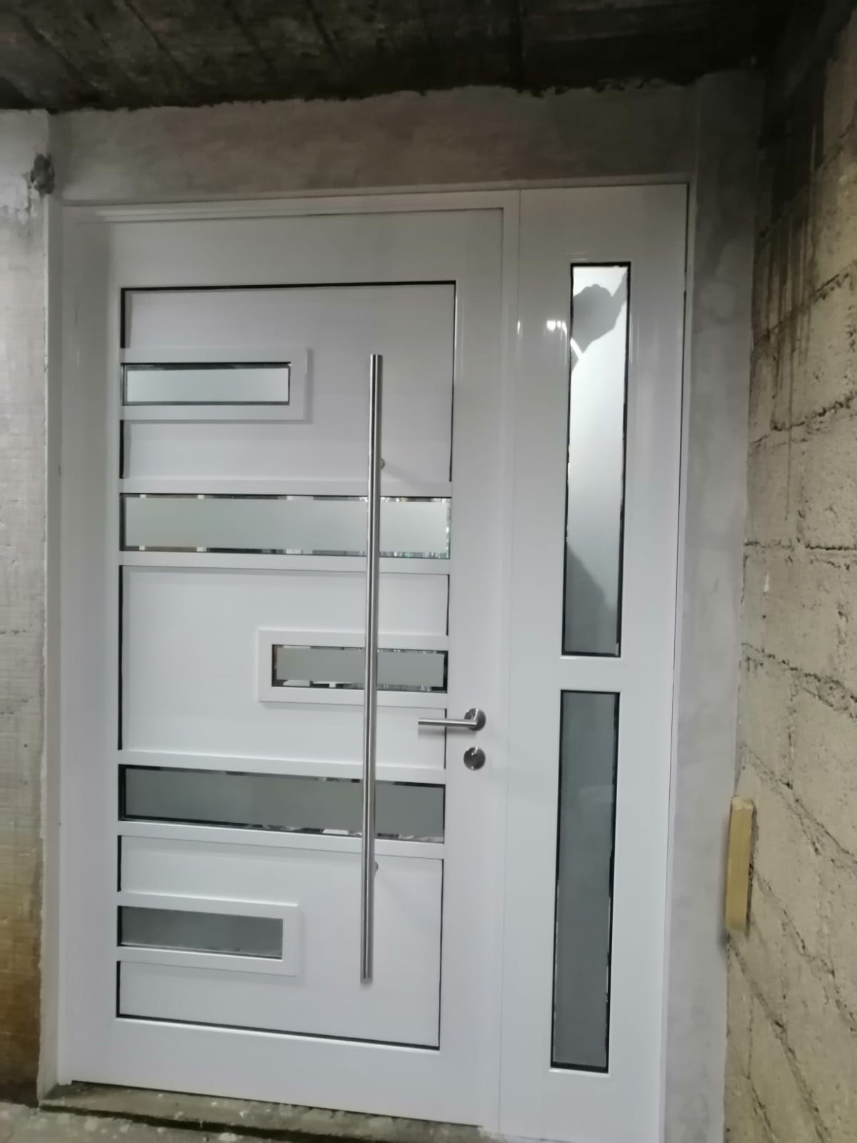 Fotografía adicional de Puertas de Aluminio y Cristal