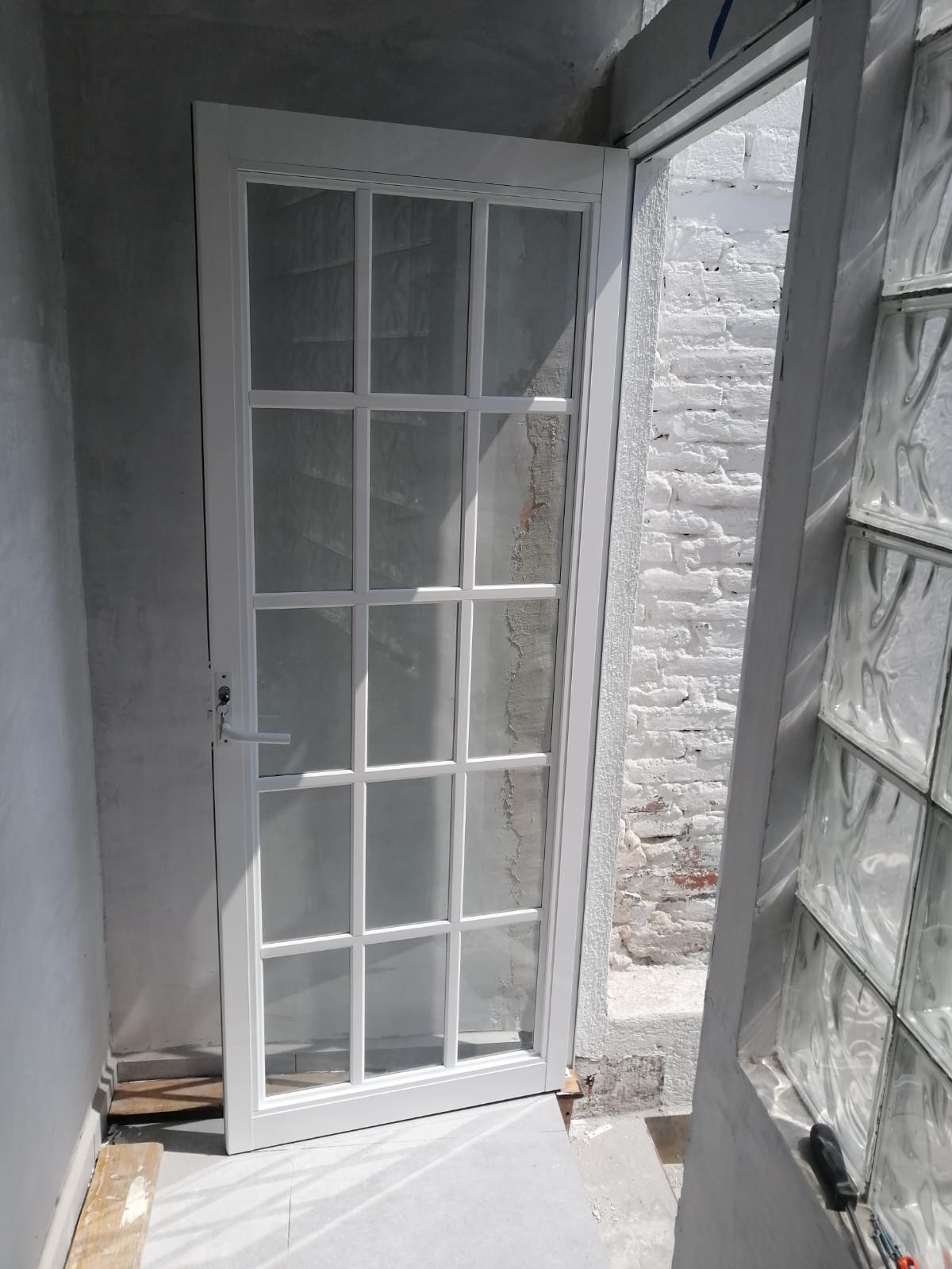 Fotografía adicional de Puertas de Aluminio y Cristal