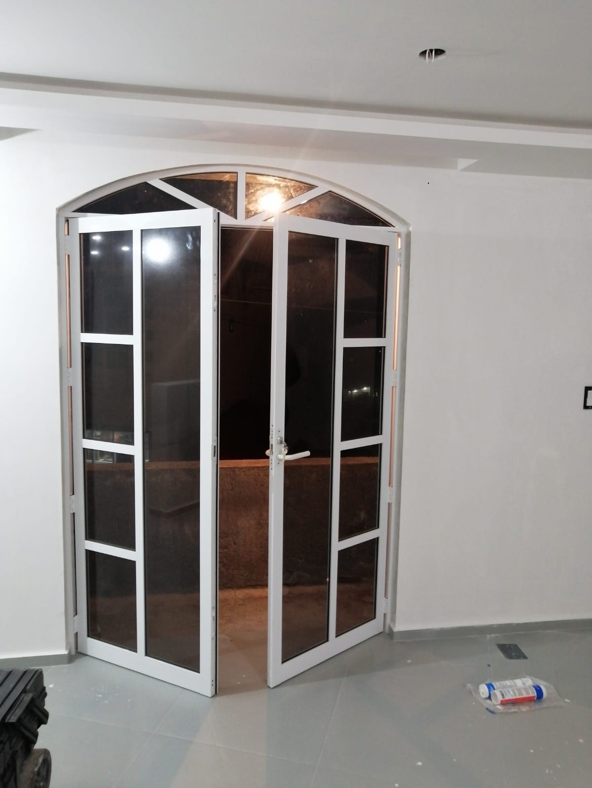 Fotografía adicional de Puertas de Aluminio y Cristal