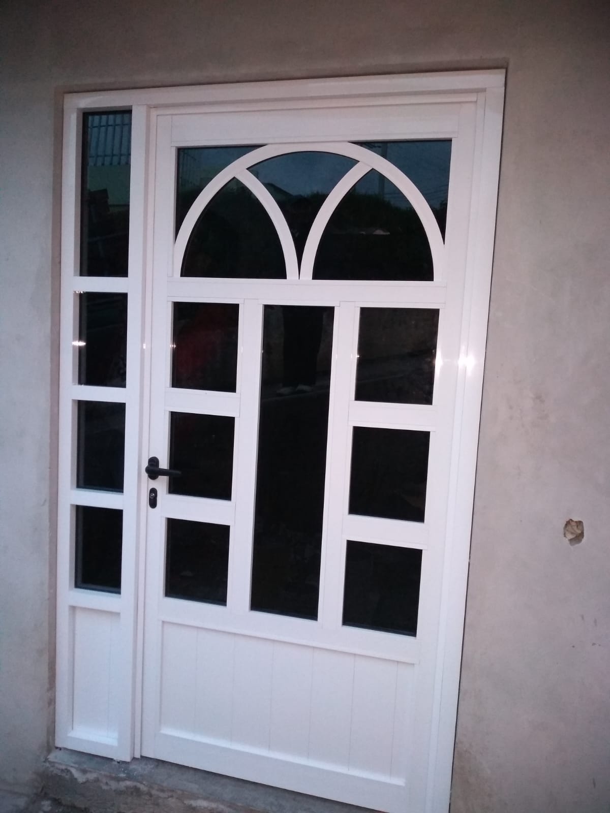 Fotografía adicional de Puertas de Aluminio y Cristal