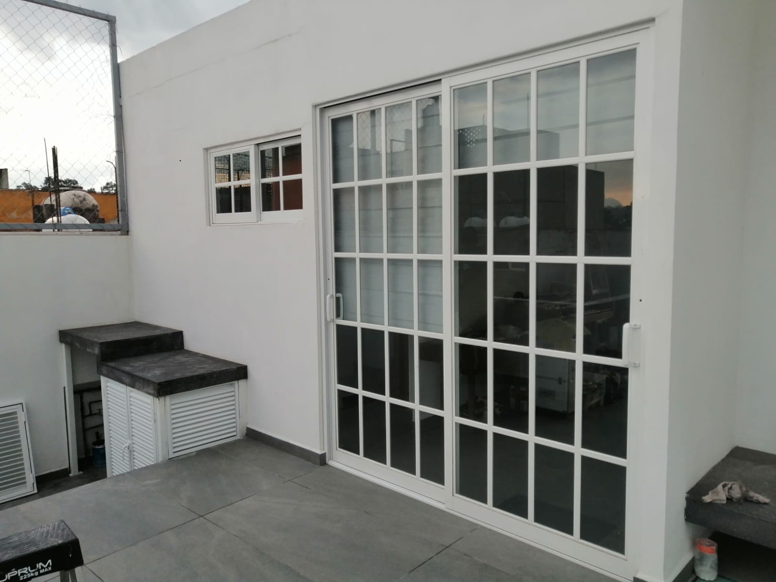 Fotografía adicional de Puertas de Aluminio y Cristal